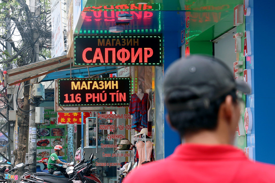 Đến Nha Trang mà ngỡ như đang ở phố Tàu, nước Nga